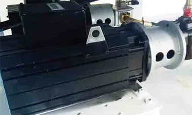 Servoaccionamiento eficiente y de bajo consumo